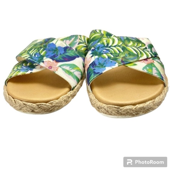 AMERICAN EAGLE Sandals in floral criss-cross Size 9 - Picture 7 of 7